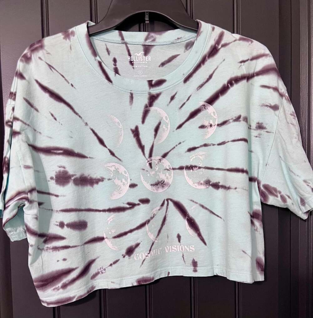 Hollister Womens Size S Blue Black Tie Dye Crop Moon Cosmic Visions Crop Tee